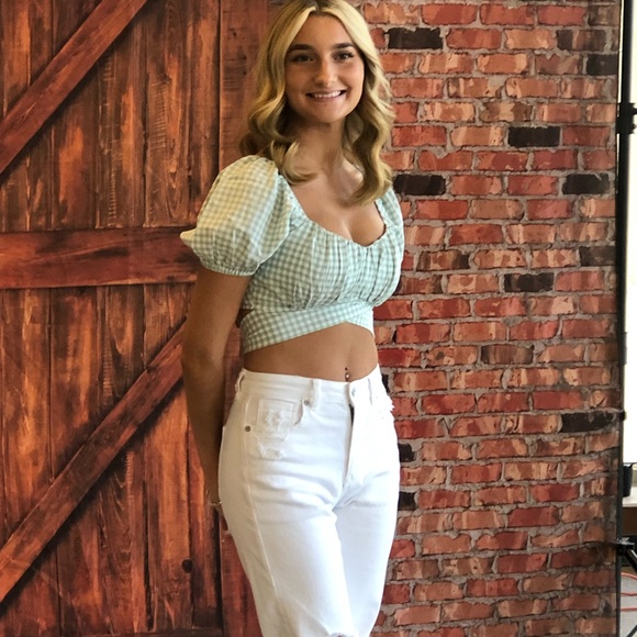 Altar'd State Tops - Altar’d State Crop Top Green size small